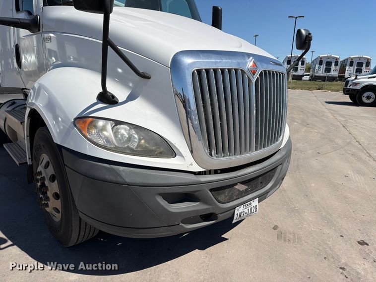 image for item ED5189 2019 International RH613 semi truck