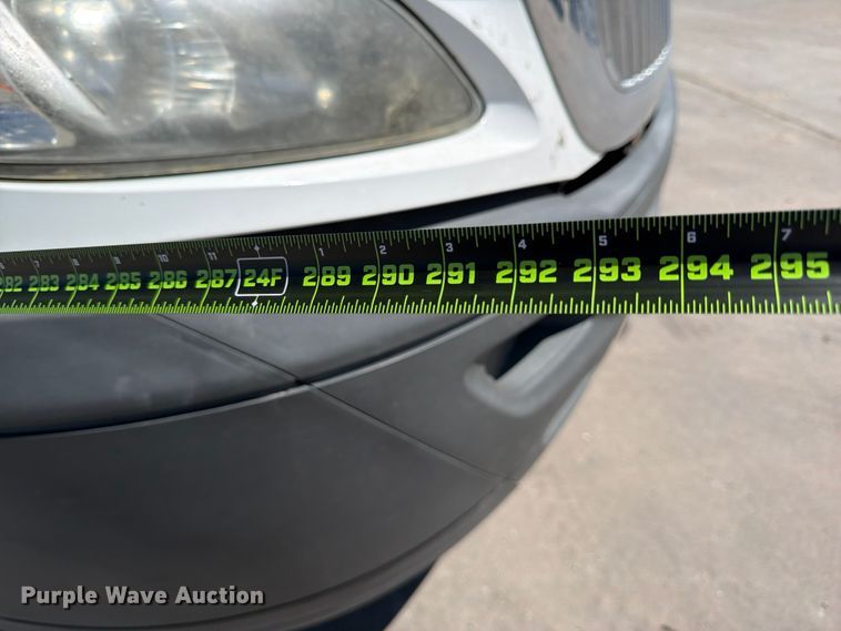 image for item ED5189 2019 International RH613 semi truck