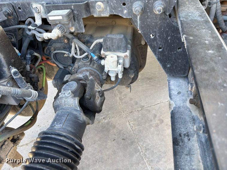 image for item ED5189 2019 International RH613 semi truck