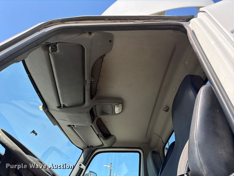 image for item ED5189 2019 International RH613 semi truck