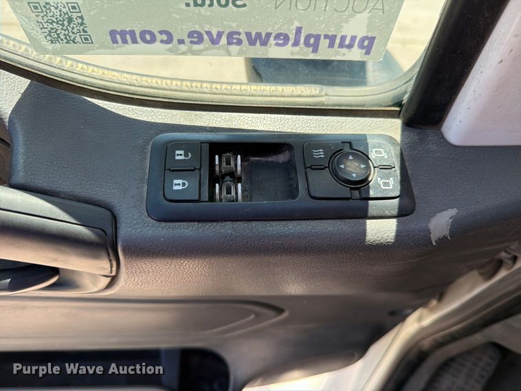 image for item ED5189 2019 International RH613 semi truck