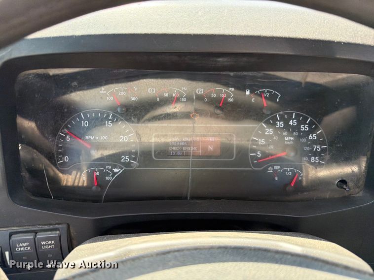 image for item ED5189 2019 International RH613 semi truck