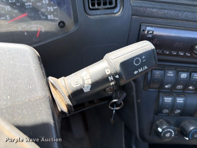 image for item ED5189 2019 International RH613 semi truck