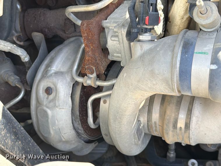 image for item ED5189 2019 International RH613 semi truck