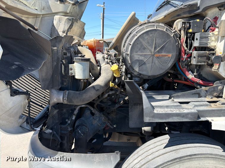 image for item ED5189 2019 International RH613 semi truck