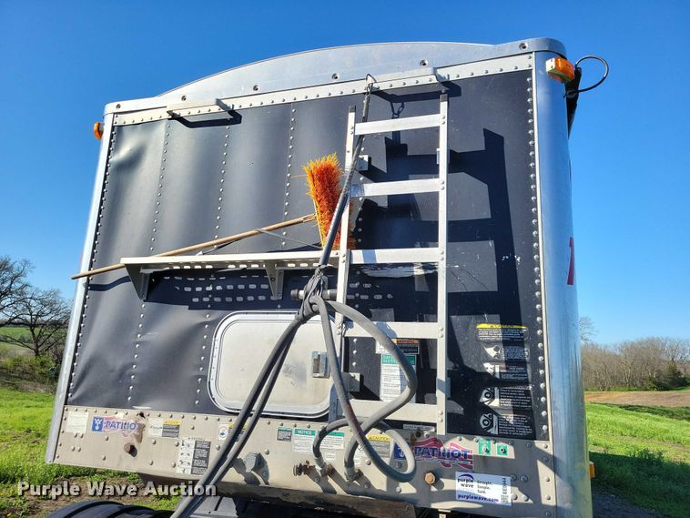 image for item EE0944 2008 Wilson DWBT-650B live bottom trailer