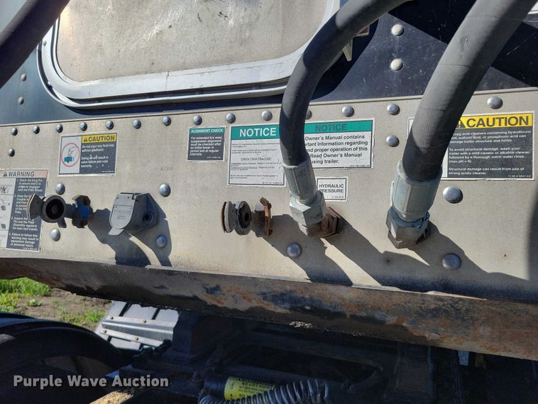 image for item EE0944 2008 Wilson DWBT-650B live bottom trailer