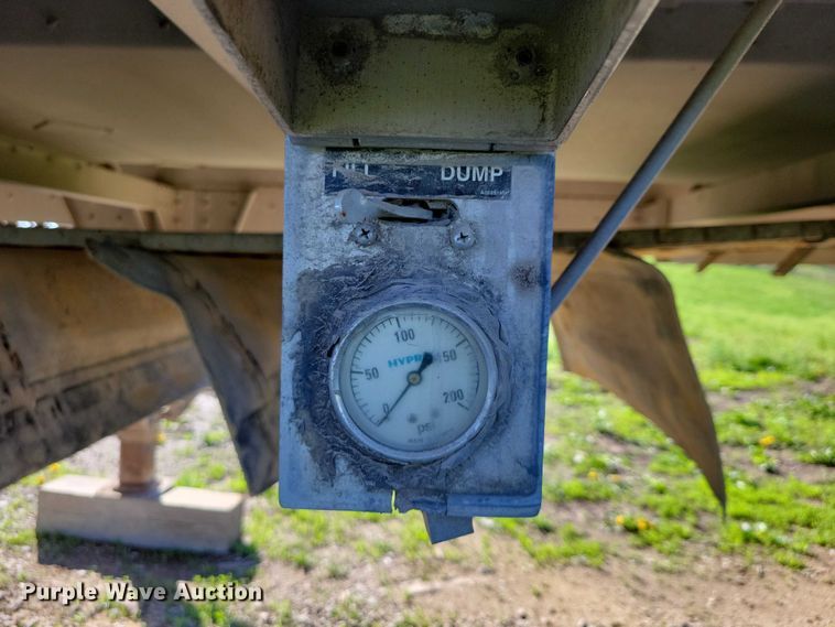 image for item EE0944 2008 Wilson DWBT-650B live bottom trailer