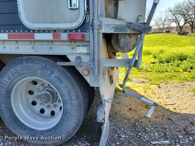 image for item EE0944 2008 Wilson DWBT-650B live bottom trailer