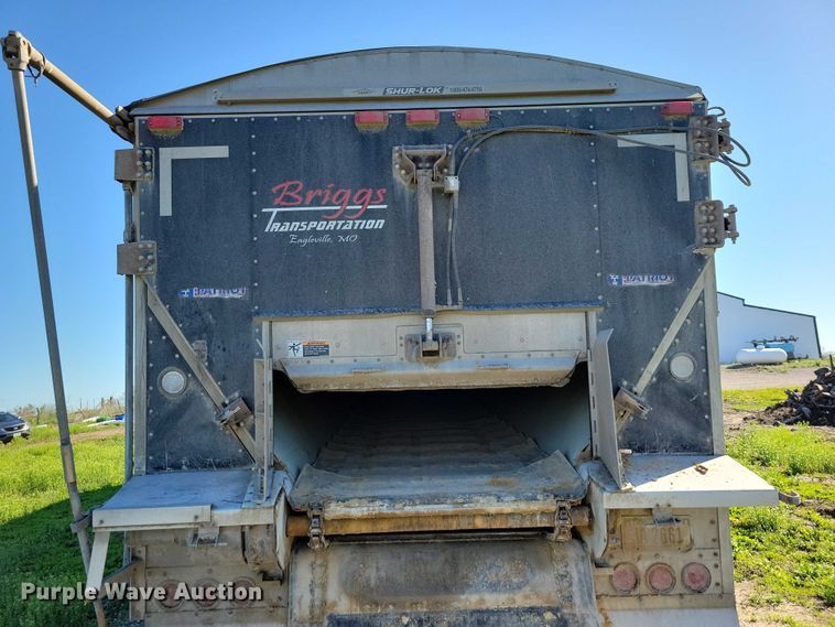 image for item EE0944 2008 Wilson DWBT-650B live bottom trailer