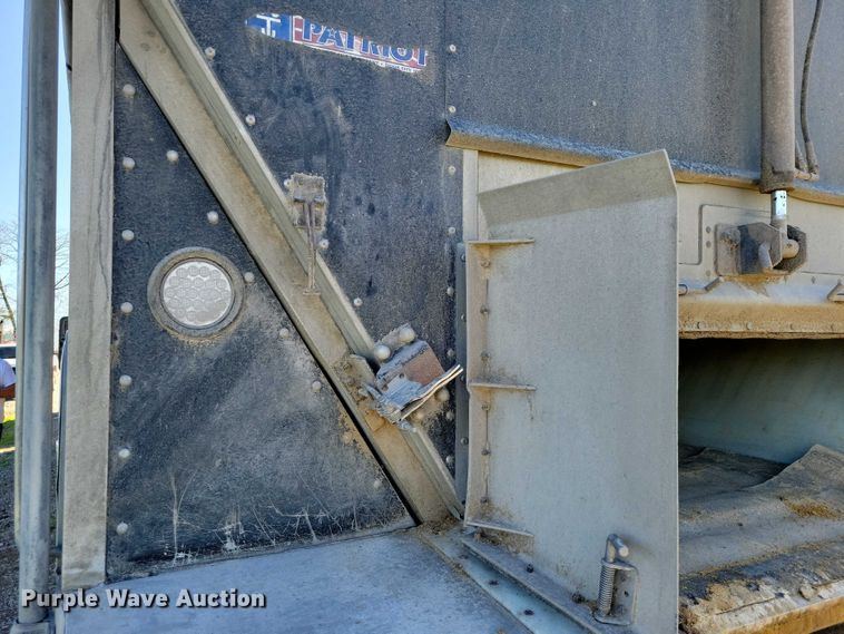 image for item EE0944 2008 Wilson DWBT-650B live bottom trailer