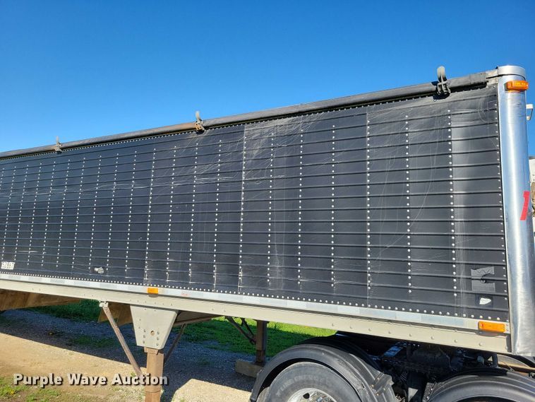 image for item EE0944 2008 Wilson DWBT-650B live bottom trailer