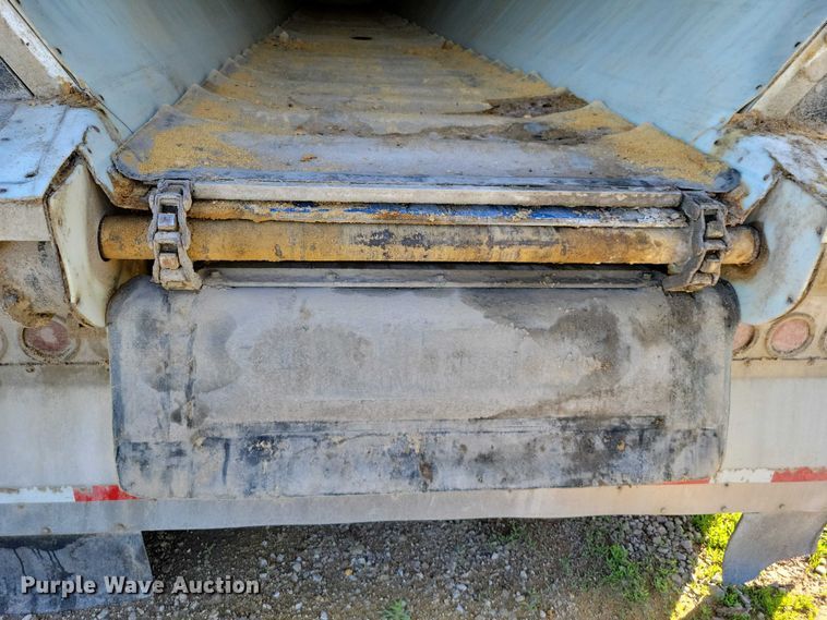 image for item EE0944 2008 Wilson DWBT-650B live bottom trailer