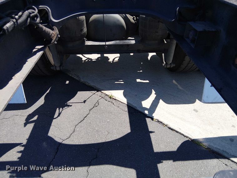 image for item EE5302 2014 Peterbilt 579 truck cab and chassis