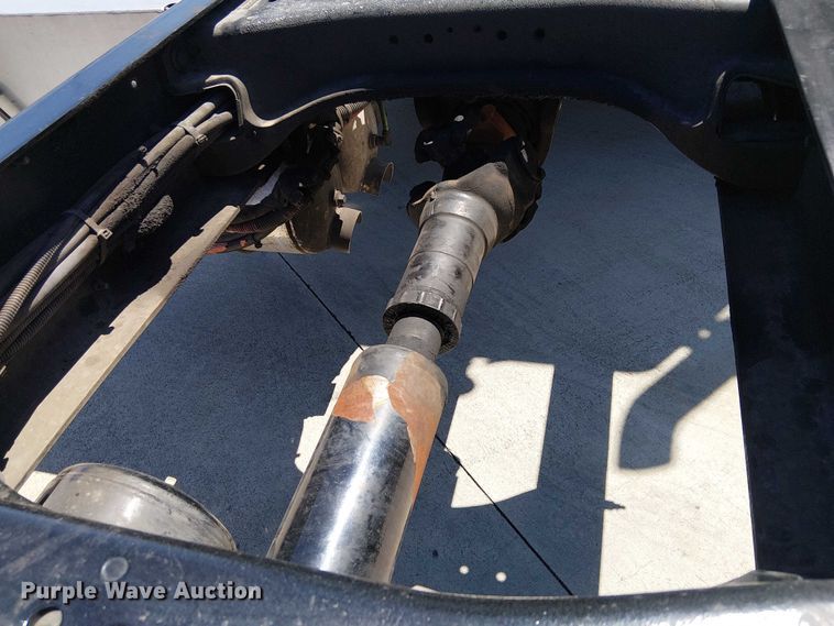 image for item EE5302 2014 Peterbilt 579 truck cab and chassis