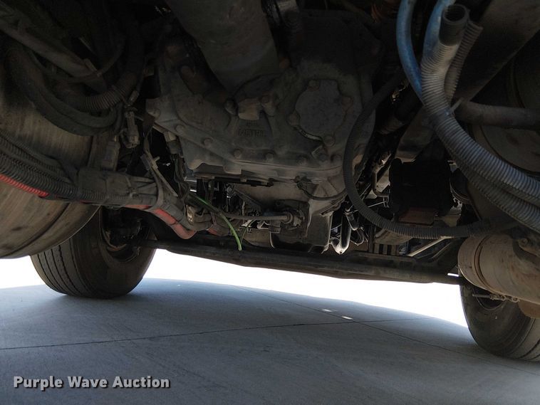 image for item EE5302 2014 Peterbilt 579 truck cab and chassis