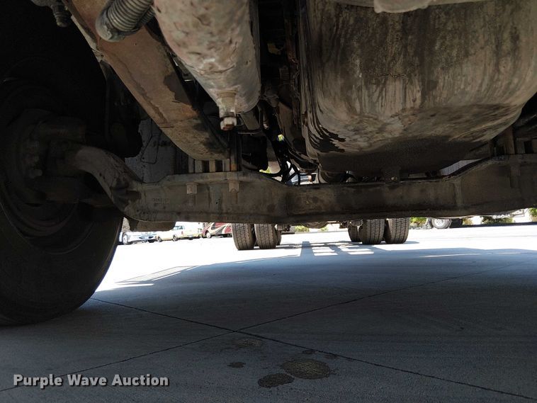 image for item EE5302 2014 Peterbilt 579 truck cab and chassis