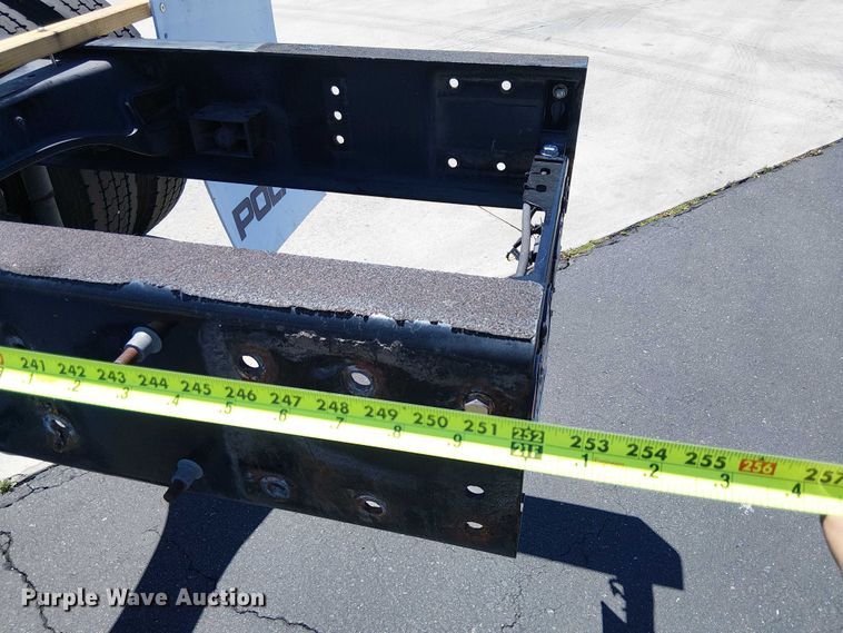 image for item EE5302 2014 Peterbilt 579 truck cab and chassis