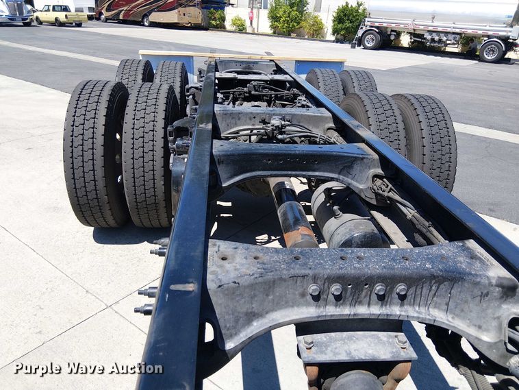 image for item EE5302 2014 Peterbilt 579 truck cab and chassis