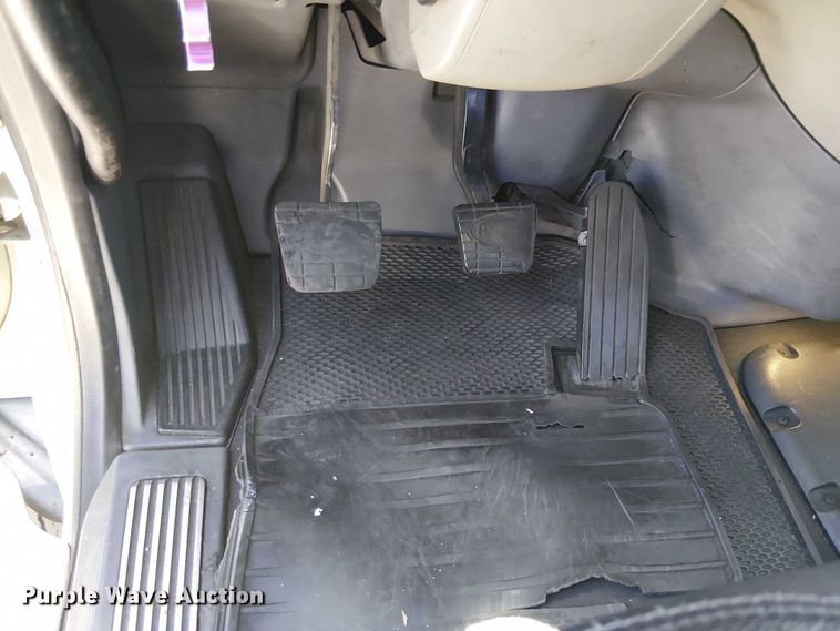 image for item EE5302 2014 Peterbilt 579 truck cab and chassis