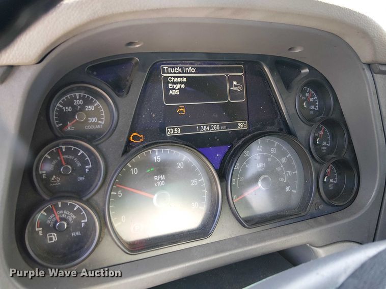 image for item EE5302 2014 Peterbilt 579 truck cab and chassis