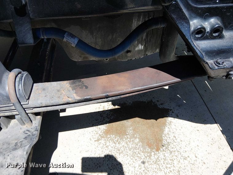 image for item EE5302 2014 Peterbilt 579 truck cab and chassis