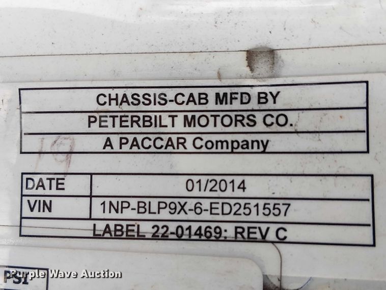 image for item EE5302 2014 Peterbilt 579 truck cab and chassis