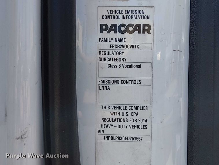 image for item EE5302 2014 Peterbilt 579 truck cab and chassis