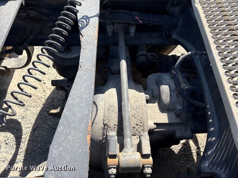 image for item EF1089 2015 Peterbilt 579 semi truck