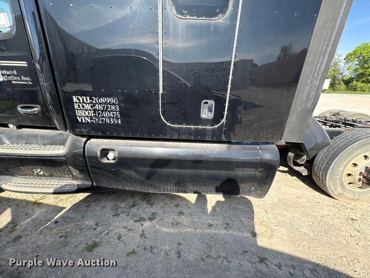 image for item EF1089 2015 Peterbilt 579 semi truck