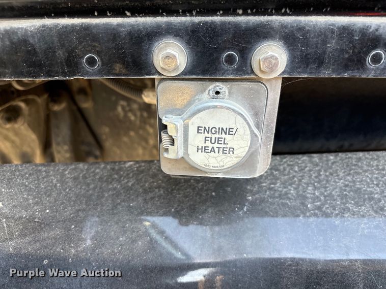 image for item EF1089 2015 Peterbilt 579 semi truck