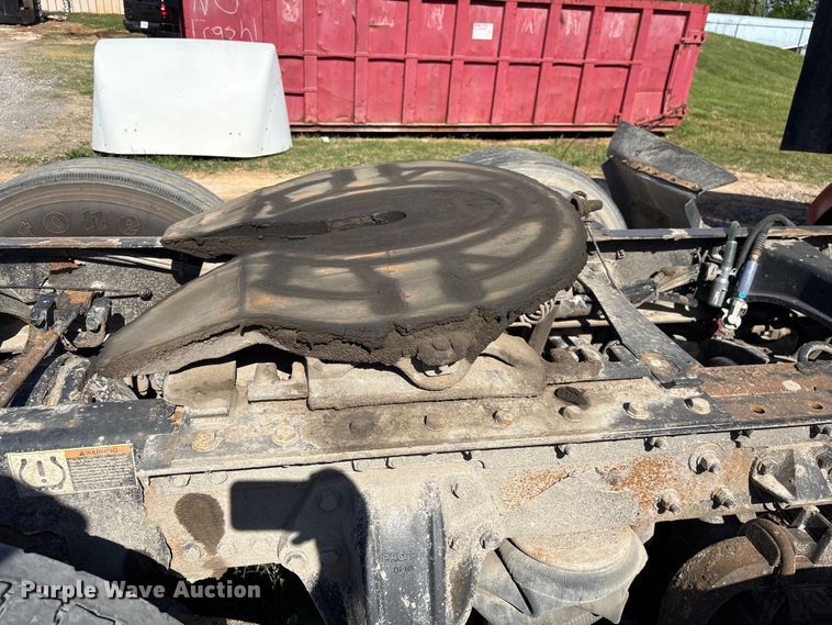 image for item EF1090 2015 Kenworth T680 semi truck