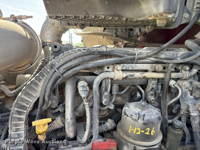 image for item EF1090 2015 Kenworth T680 semi truck