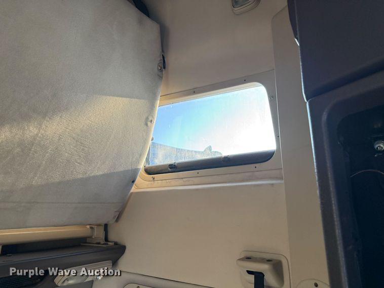 image for item EF2239 2015 Volvo VNL semi truck