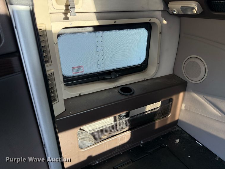 image for item EF2239 2015 Volvo VNL semi truck