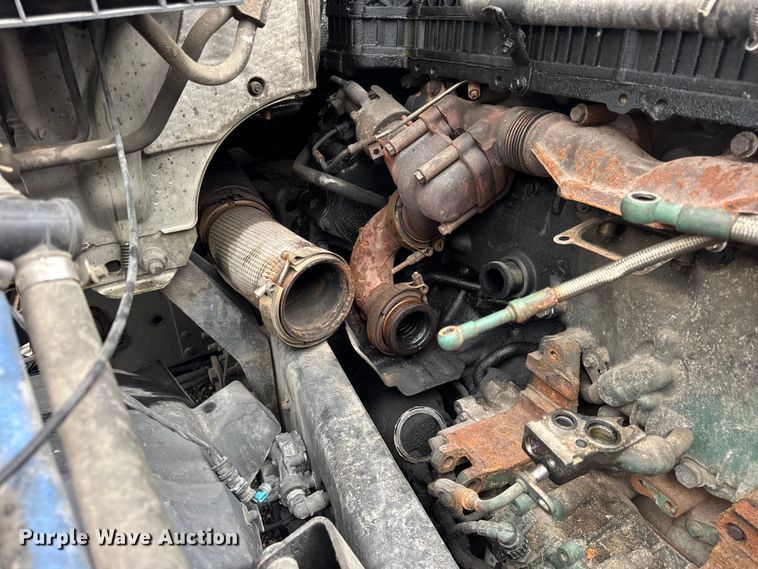 image for item EF2239 2015 Volvo VNL semi truck