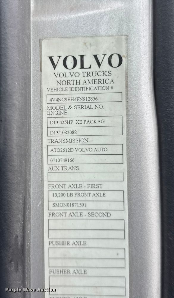 image for item EF2239 2015 Volvo VNL semi truck