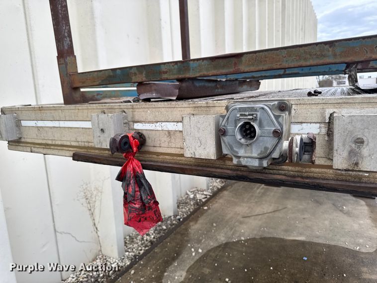 image for item EF2455 1994 East Manufacturing Corporation flatbed trailer