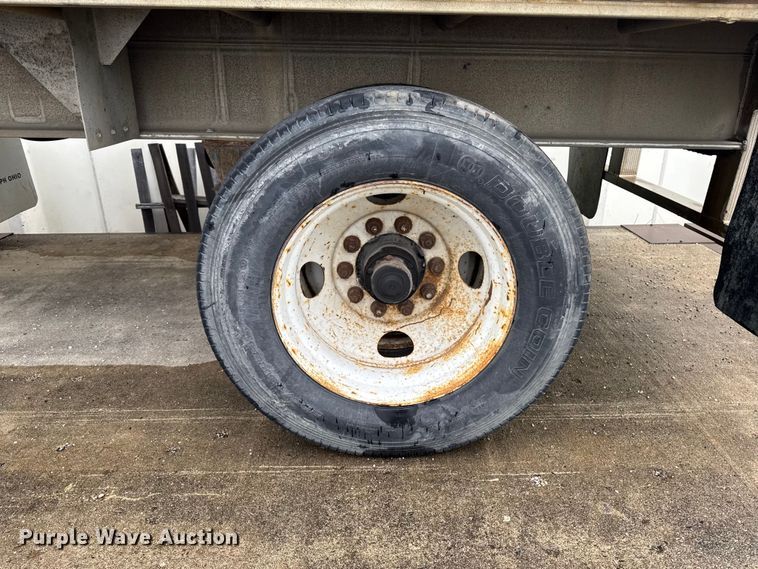 image for item EF2455 1994 East Manufacturing Corporation flatbed trailer