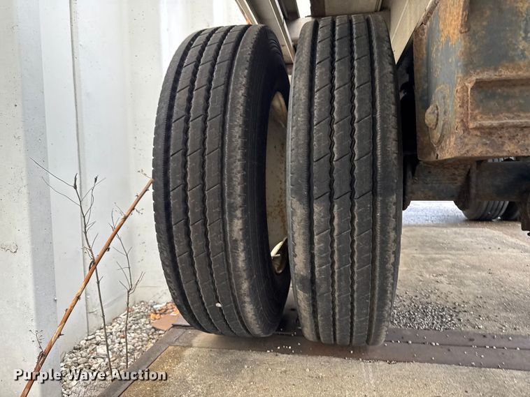 image for item EF2455 1994 East Manufacturing Corporation flatbed trailer