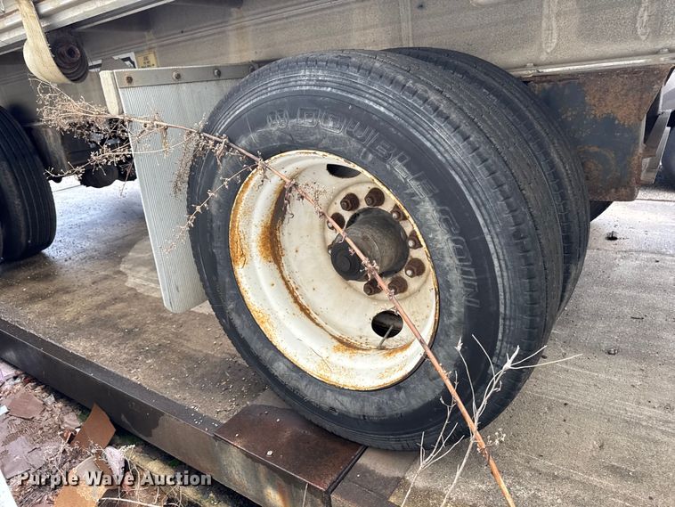 image for item EF2455 1994 East Manufacturing Corporation flatbed trailer