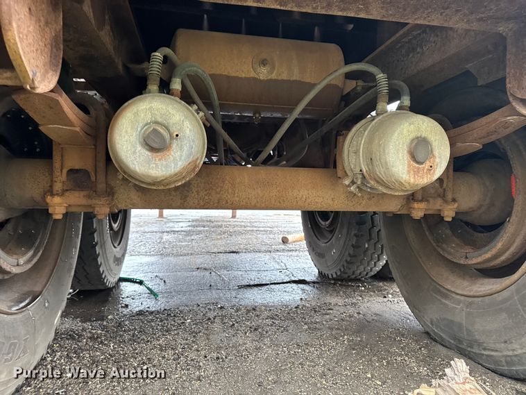 image for item EF2456 1991 Trailmobile F71T-7UAI flatbed trailer
