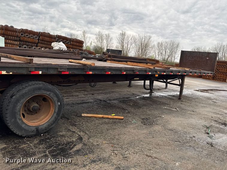 image for item EF2456 1991 Trailmobile F71T-7UAI flatbed trailer