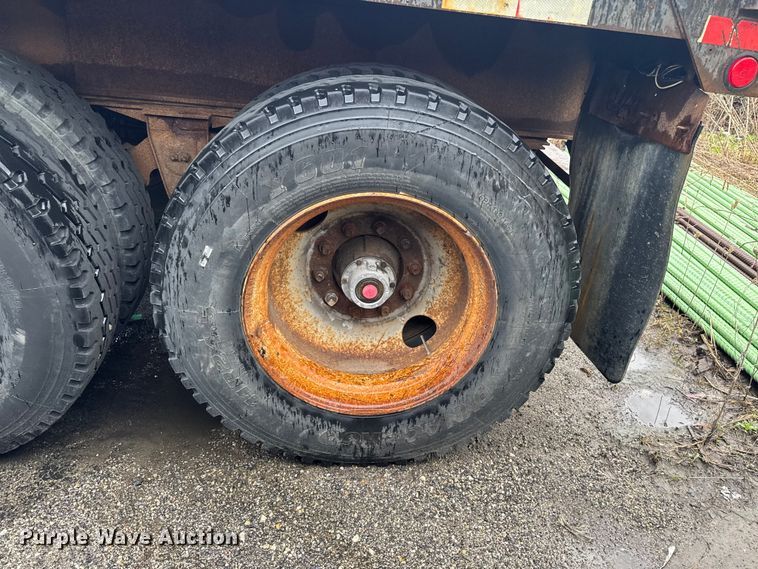 image for item EF2456 1991 Trailmobile F71T-7UAI flatbed trailer