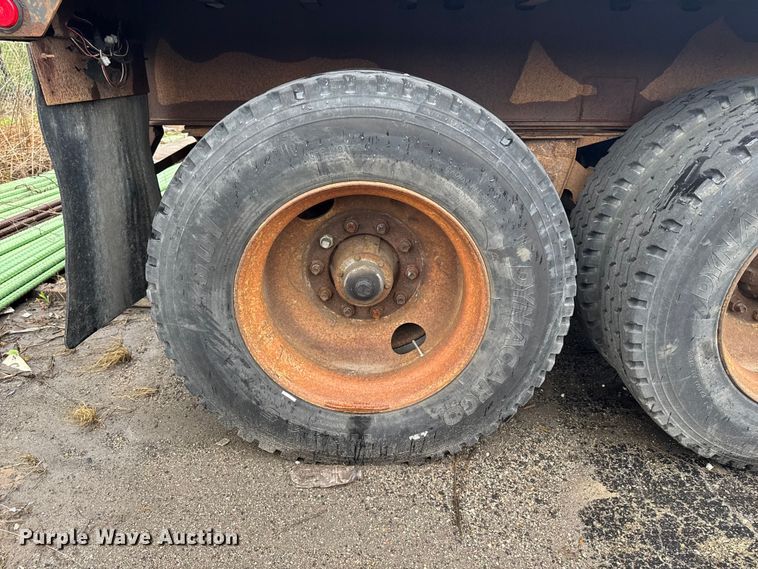 image for item EF2456 1991 Trailmobile F71T-7UAI flatbed trailer