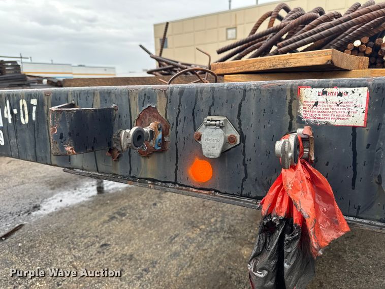 image for item EF2457 1999 Armor ATF240 flatbed trailer
