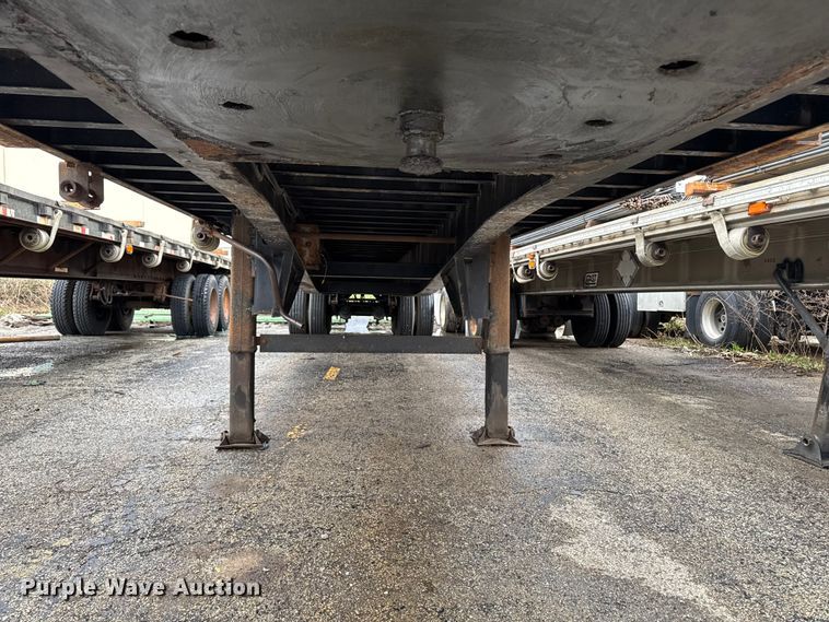 image for item EF2457 1999 Armor ATF240 flatbed trailer