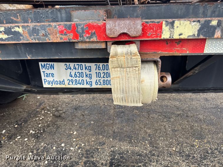 image for item EF2457 1999 Armor ATF240 flatbed trailer