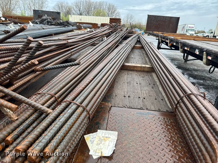 image for item EF2457 1999 Armor ATF240 flatbed trailer