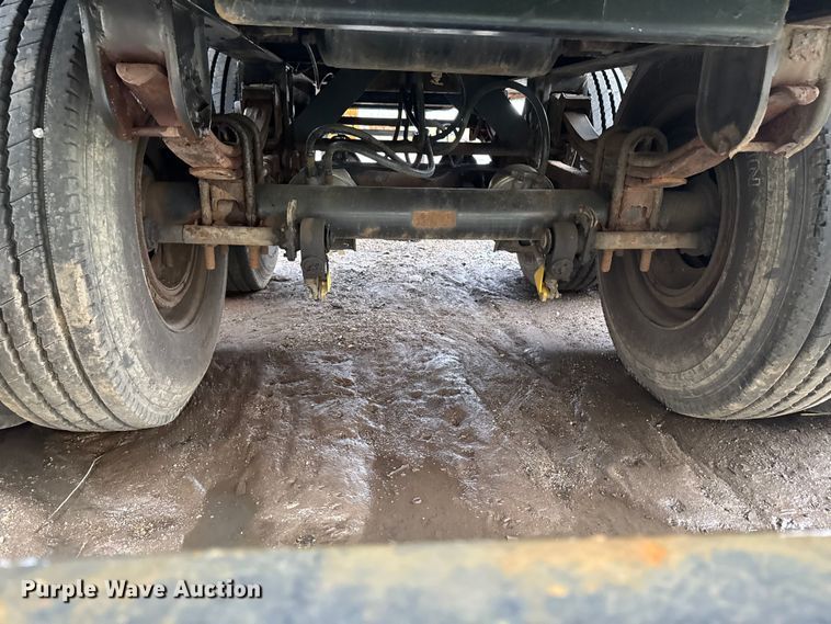 image for item EF2457 1999 Armor ATF240 flatbed trailer
